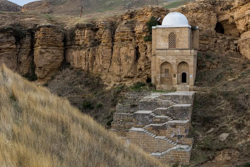 Mausoleo de Diri Baba, Qobustan, Azerbaiyán, 2016-09-27, DD 09