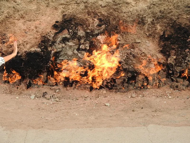 The fire is caused by subterranean gas reserves and has been burning for centuries (37074409156)